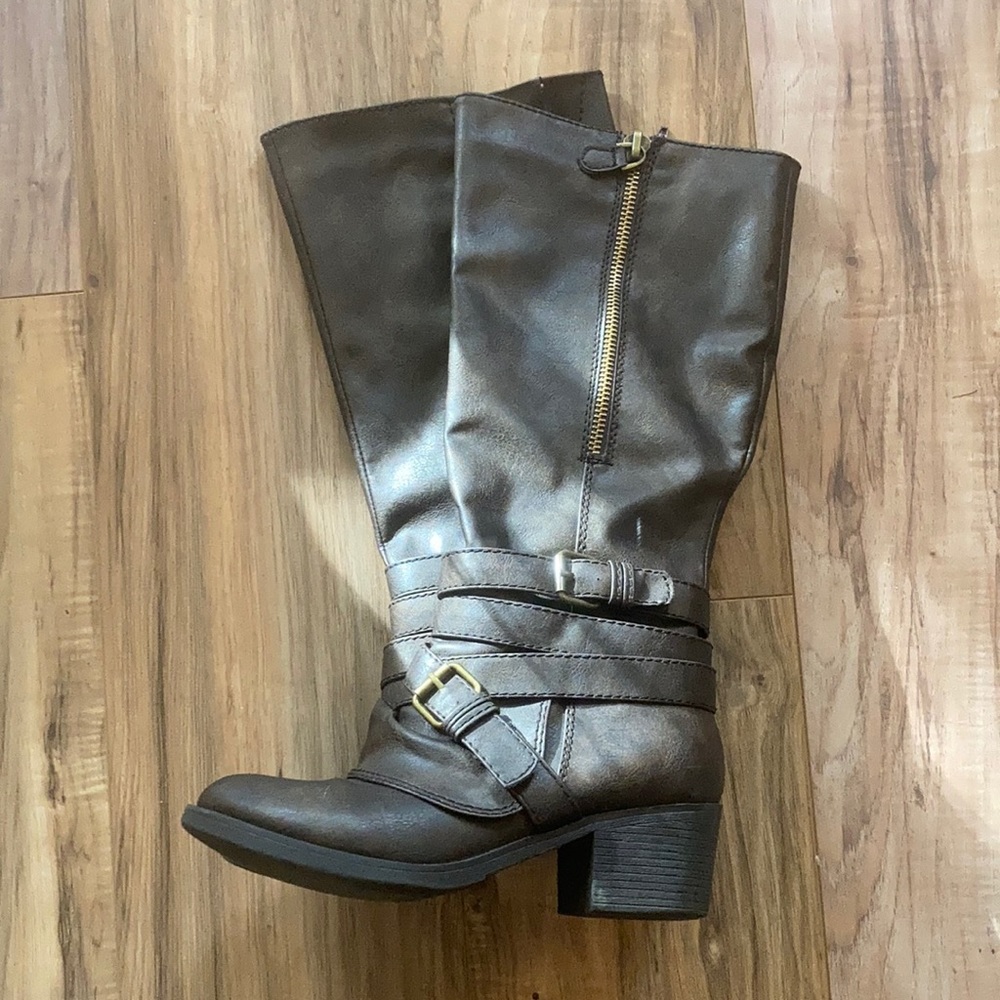 Woman’s Kohl’s Boots 7 Med Brown